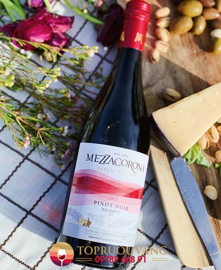 ruou-vang-mezzacorona-pinot-noir-2