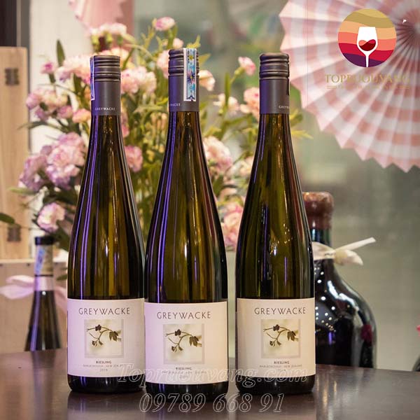rượu vang Greywacke Riesling 2