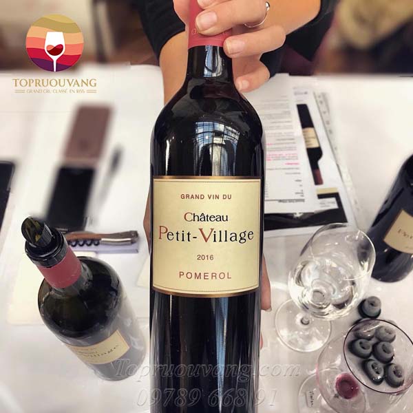 Vang-Chateau-Petit-Village-Pomerol-1